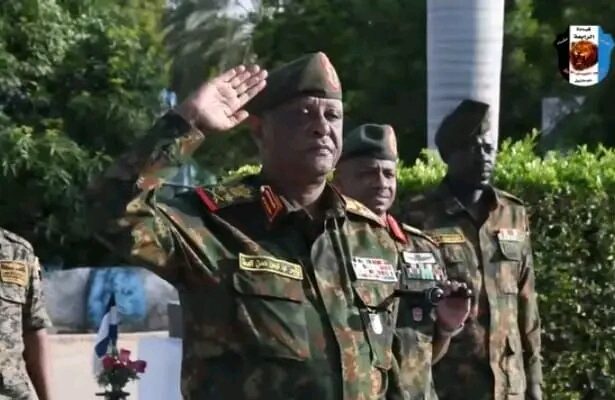 رئيس الأركان يتفقد “الفرقة الرابعة” بالدمازين ويؤكد: القوات المسلحة ماضية في حسم المليشيا