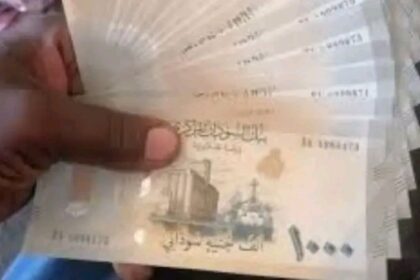 ارتباك في أسواق الخرطوم مع اقتراب مهلة استبدال العملة وشكاوى من تعقيدات الإجراءات