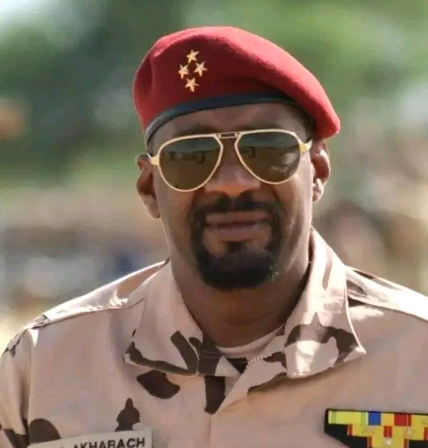 تعيين “تشادي” وزيراً للنقل في حكومة المليشيا يثير موجة استنكار واسعة ويكشف حجم التغلغل الأجنبي