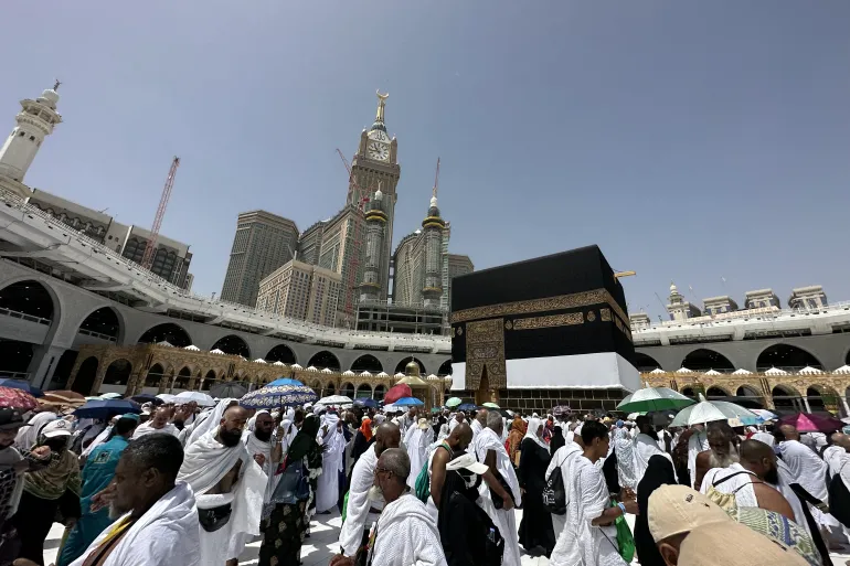 الجوازات بميناء جدة الإسلامي تستقبل أولى رحلات حجاج السودان لعام 1447 هـ