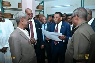 رئيس الوزراء يقف على أعمال كنترول الشهادة السودانية لدفعة 2026