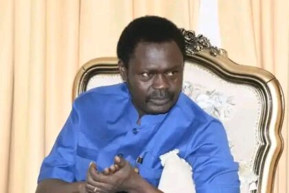 مناوي يحذر من “فخ دولي” لتقسيم الأزمة، ويطالب الحكومة باكتساح عسكري شامل