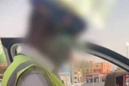 إجراءات قانونية ضد شرطي مرور بعد فيديو مثير