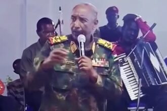 البرهان ينفي ارتباطه بلجنة الحوار السوداني