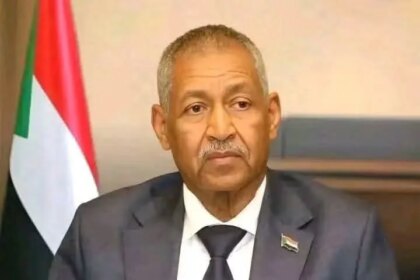 ترقب قرار مصيري بشأن سفير السودان في القاهرة